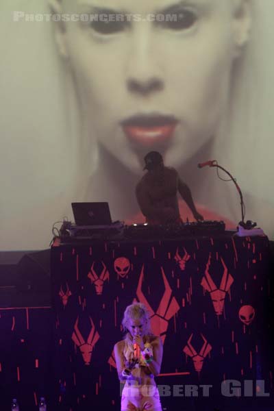 DIE ANTWOORD - 2013-06-18 - PARIS - Le Trianon - Anri du Toit [Yolandi Visser] - Justin De Nobrega [DJ Hi-Tek]